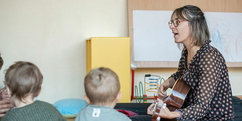 Relais petite enfance : atelier parents-enfants « guitare & lecture »